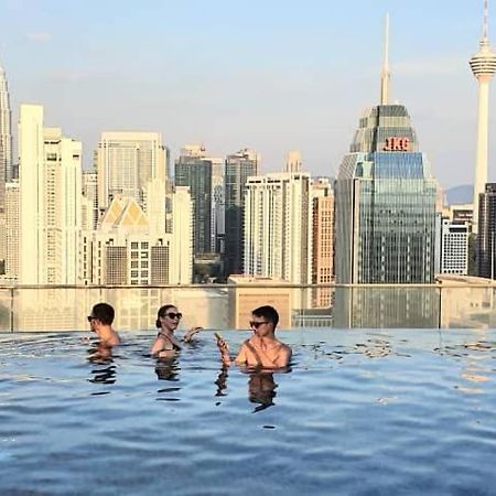 Regalia Suites With Infinity Pool Klcc By Staycation Homes Куала-Лумпур Экстерьер фото